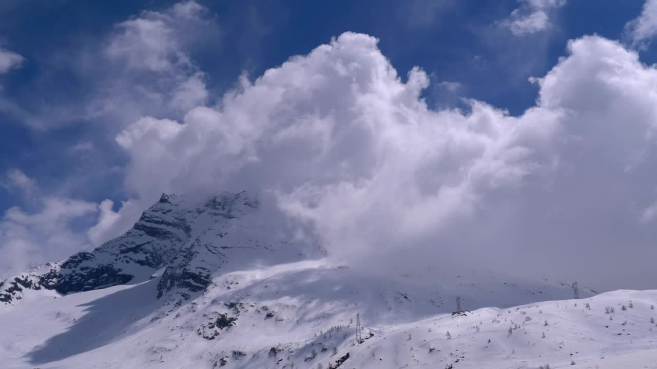 Clouds covering the mountain peaks