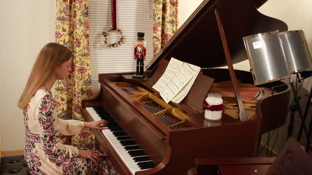 Nutcracker on Piano, 4: Gallop & Dance of the Parents