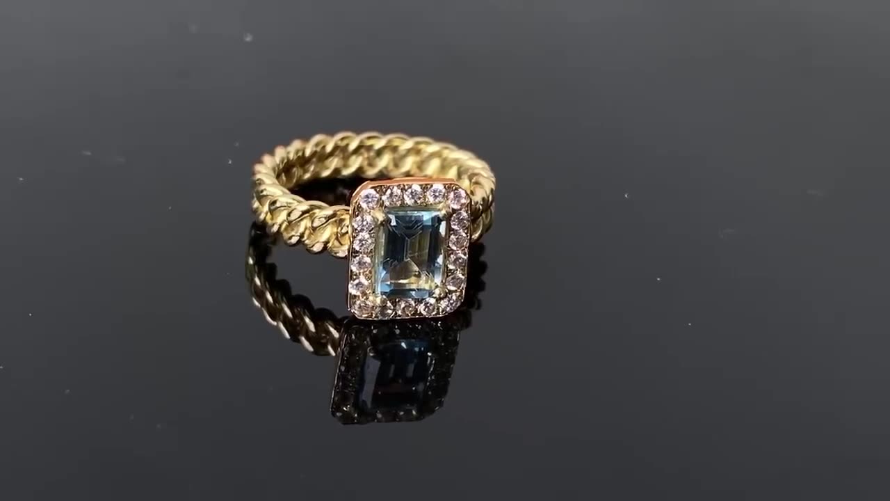 Cuban chain ring with sky blue topaz - gold ring making video