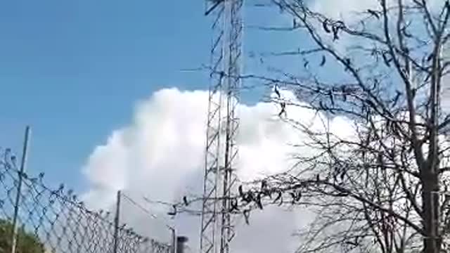 Antena 5G apuntando a residencia de ancianos