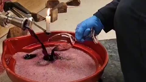 Soutirage Careful and precise way to clarify wine during the winemaking proces