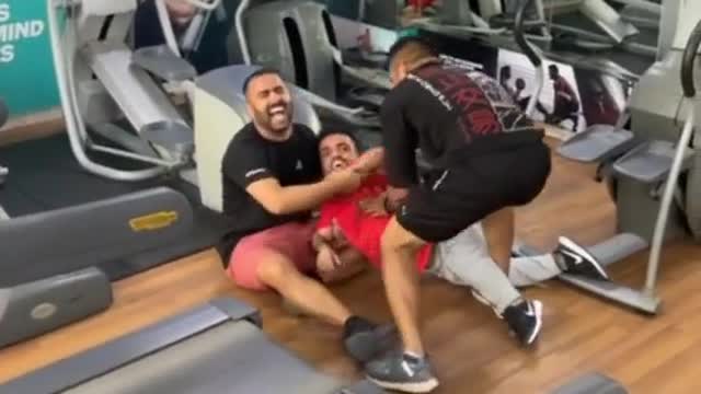 Arab prank video | Oman Vs Philippines