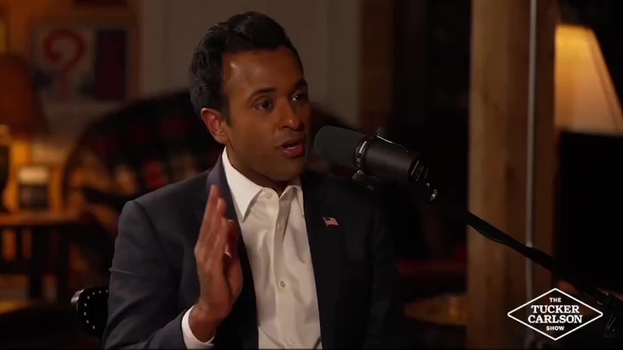 🚨Vivek Ramaswamy: "Elon's significance going forward will be huge..." -w' Tucker Carlson