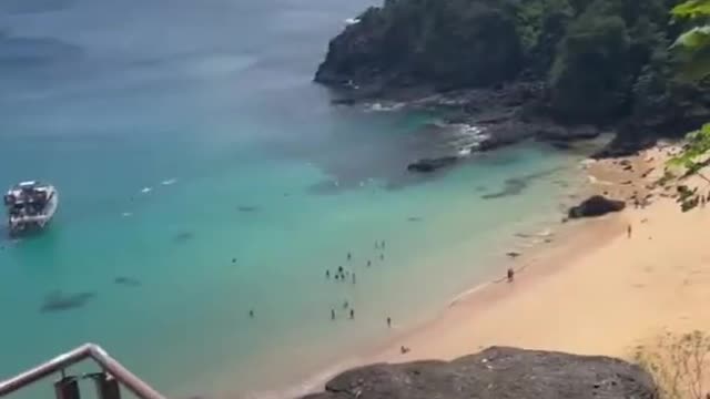 Emily Faz Passeio de Carro Em Fernando de Noronha 🤣