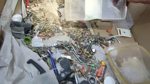 2022-04-13 (1) - unboxing poubelles - Twitch