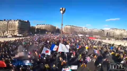 Drone Footage of French Freedom Fighters Marching on Paris 2/6/22
