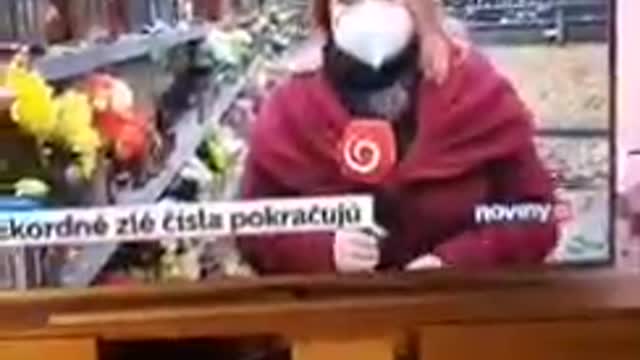 Má zelené nohy bez prstů