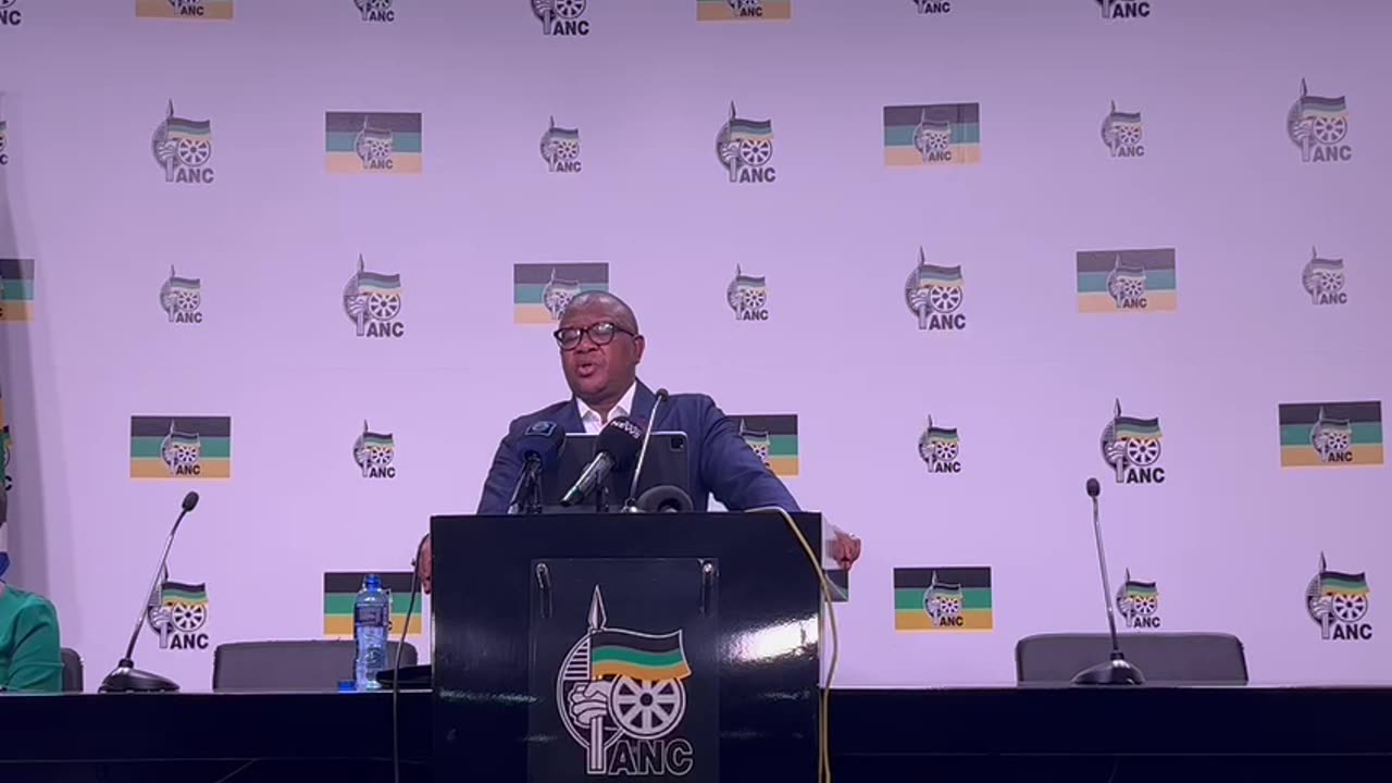 Fikile Mbalula says executives of banks must face prosecution over rand manipulation