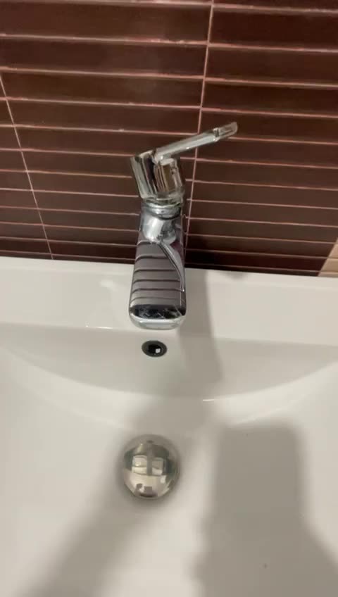 Veliaj si ‘kuçedra’ e Tiranës, lë pa ujë kryeqytetin