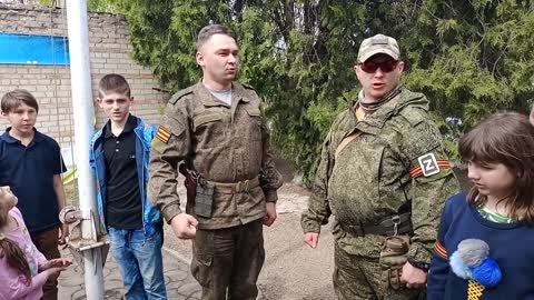 Vztyčení ruské vlajky Bolšaja Bělozernaja v Záporožské oblasti