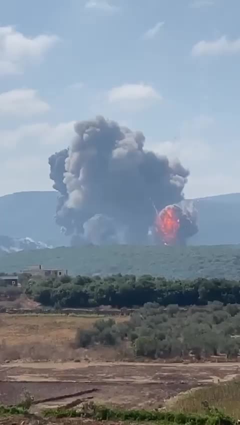 Israeli warplanes attack southern lebanon