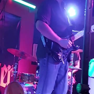 Mason Henderson (Saucy FuzZ) - LIVE @ Undertow (Short 19)