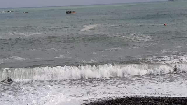 The song of Mongdol passing through the waves