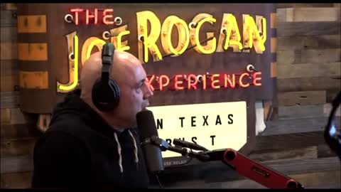 Joe Rogan, Maajid Nawaz explains how the media labeled Olympic Gold medalist “anti-vax”