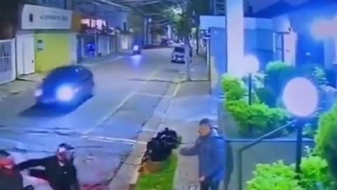 Dog protects owner from robber