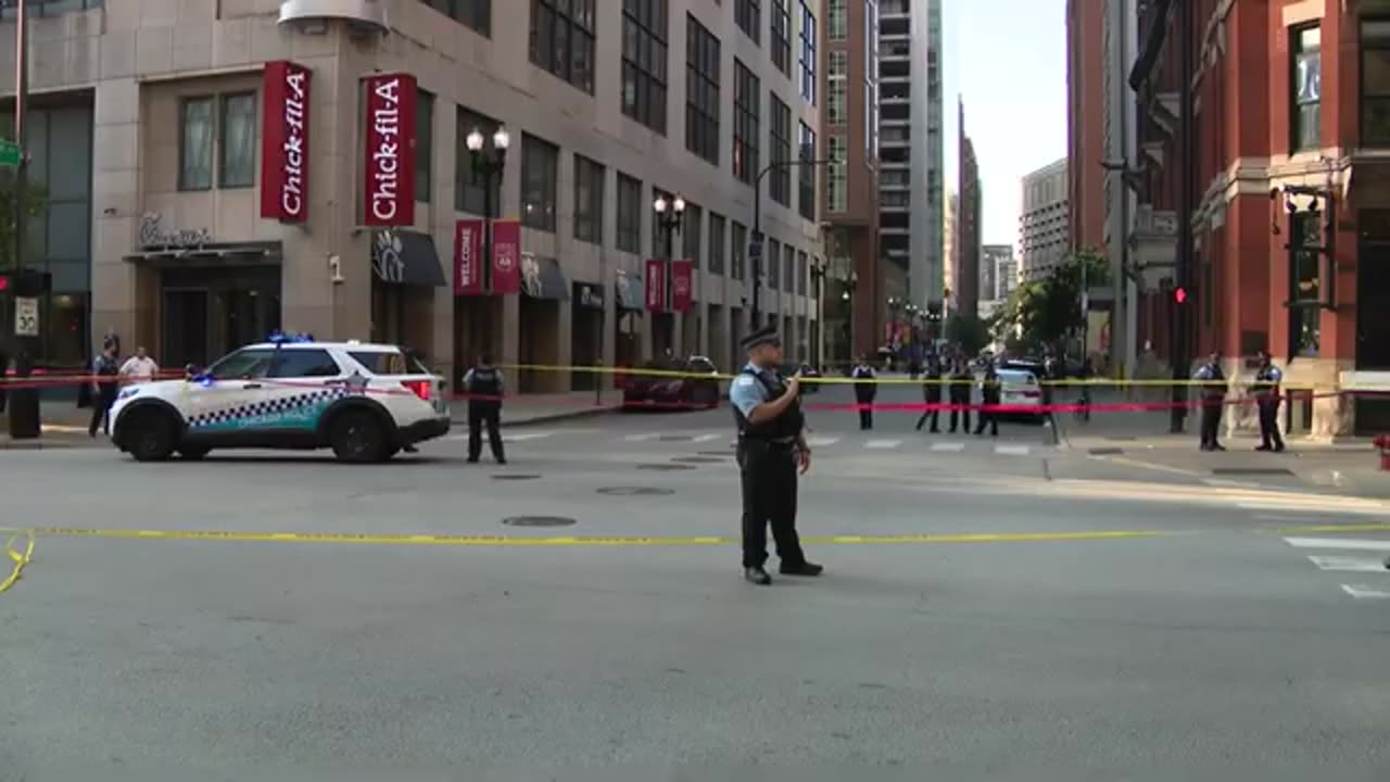 2 shot on Near North Side | WGN News