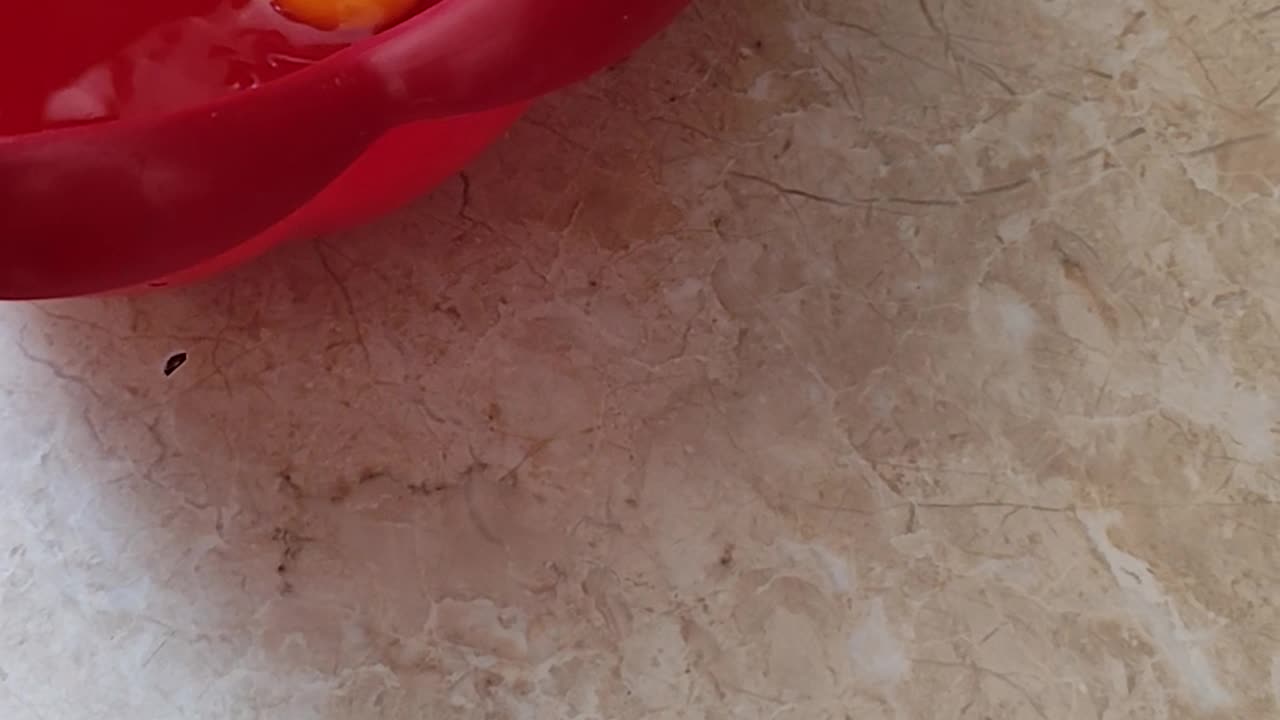 Checking if eggs arę fresh before usage