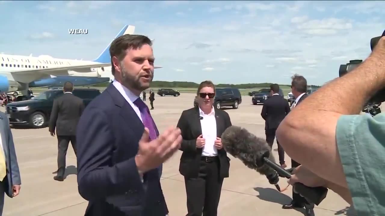 JD Vance Stops By Air Force Two To Troll Kamala Harris About Not Taking Questions