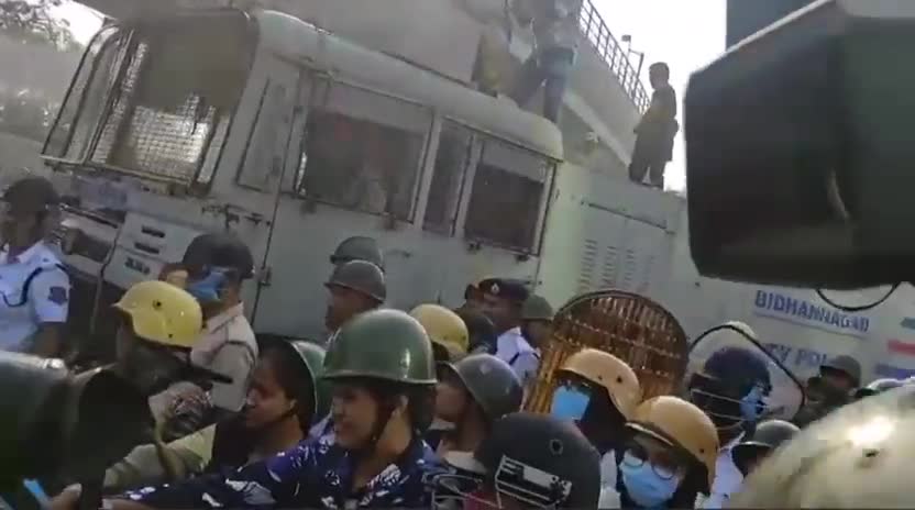 BJYM workers are attacked in West Bengal!! video 4