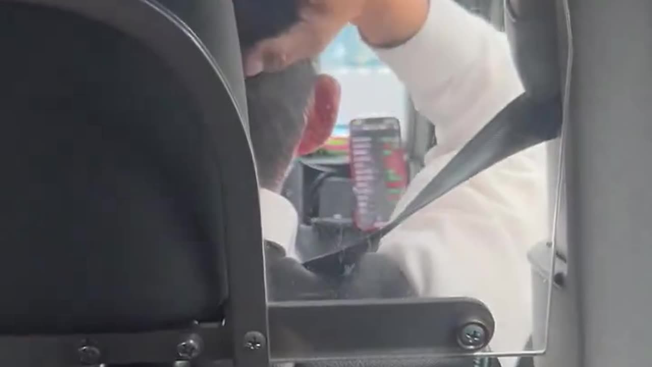Oh nah my Uber bout to kill himself ðŸ˜ðŸ˜