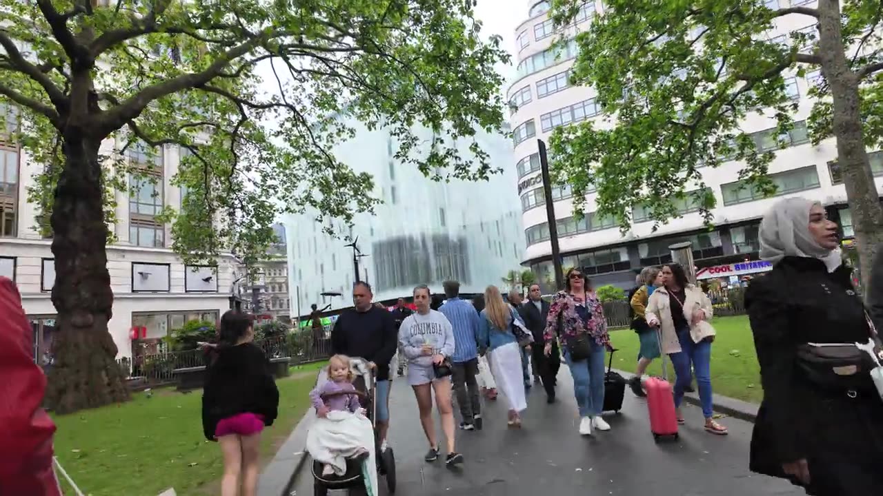 Discovering Covent Garden's Hidden Treasures On Foot