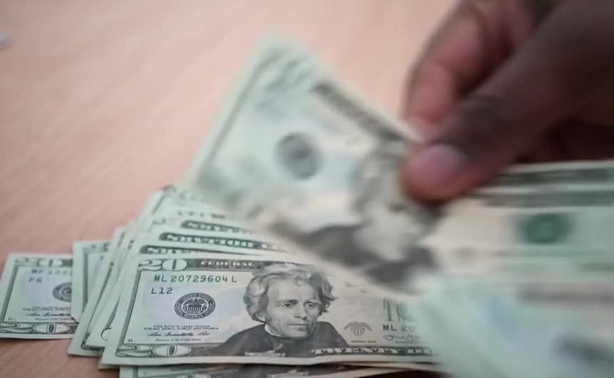 I deserve to make money and accept it with gratitude.