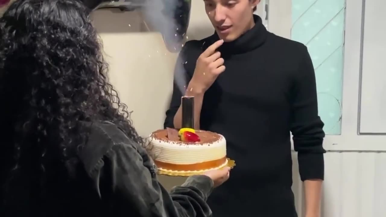 The awkward clapping in the back 🤣