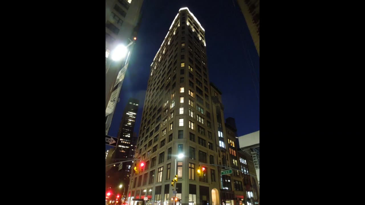 26th Street Between 6th Avenue and Broadway in Manhattan - NEW YORK CITY