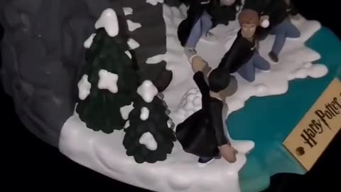 Vintage Harry Potter Diorama Featuring The Weasleys #weasleytwins #ronweasley #harrypotter #xmas