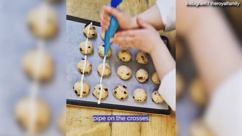 Buckingham Palace chefs share recipe for delicious hot cross buns