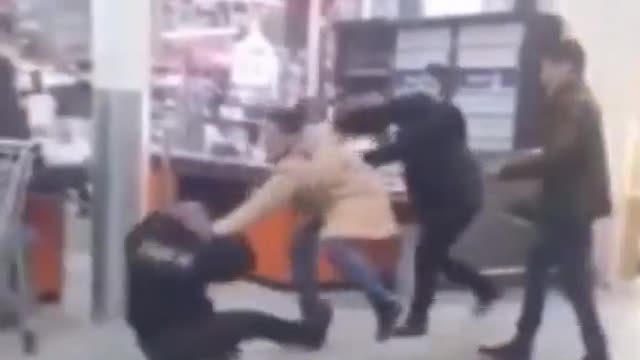 Russia: Woman Beats Down Cop Trying To Impose CONvid-1984 Restrictions