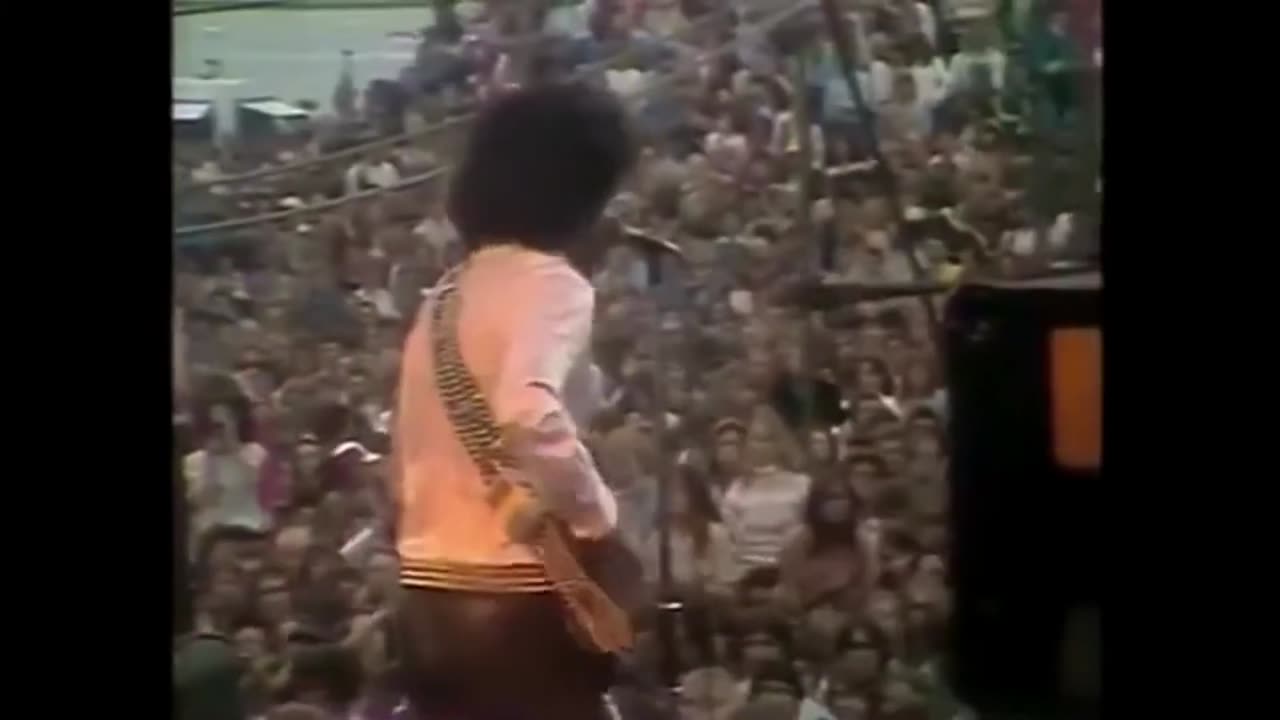 The Boys Are Back In Town (Live) - Thin Lizzy