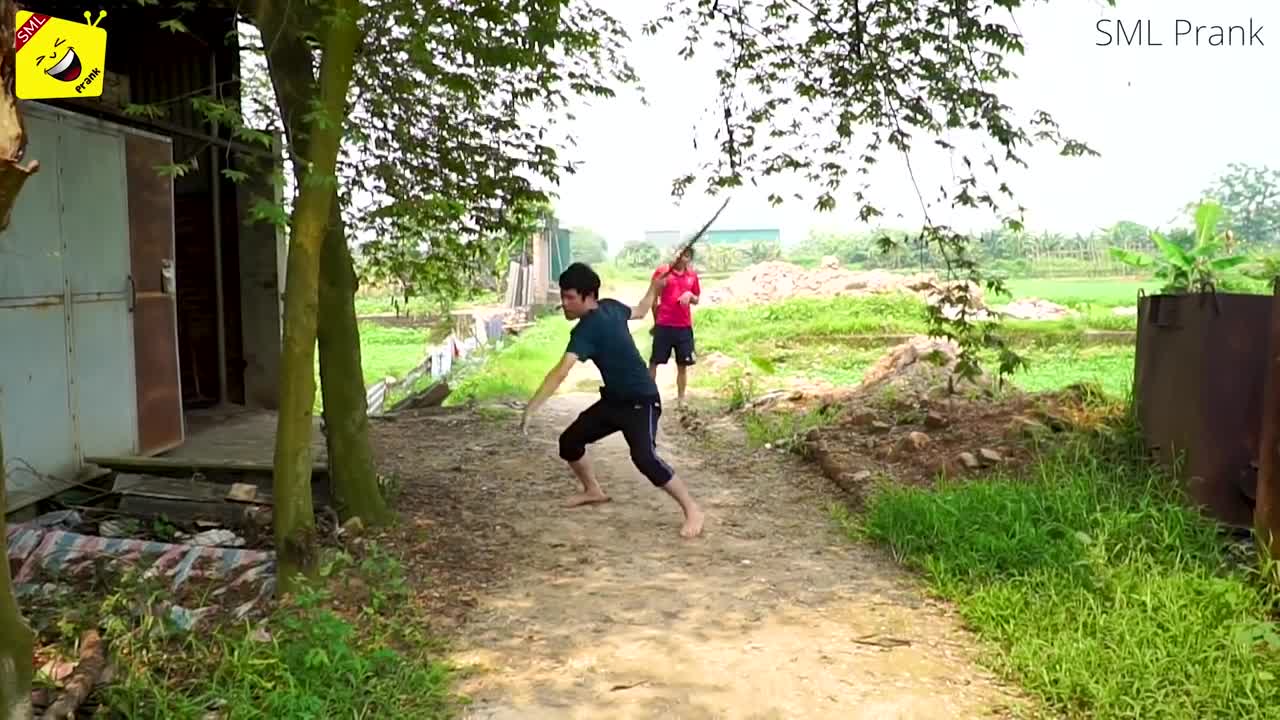 TRY NOT TO GET LAUGHED CHALLENGE