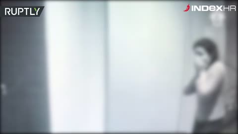 Rusija: Na CCV kameri uhvaćena reakcij djevojke koja je ubila oca