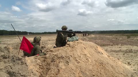 Soldier doing live amuniation training