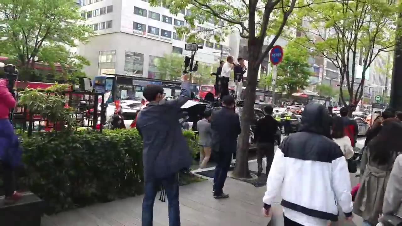 20200429_V3_S01(__OAVBRj_zY)강남 젊은이들이 마스크로 난리난 현장을 가보다