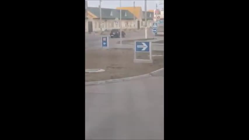 Russian Troops Move Helicopters From Chernobaevka.