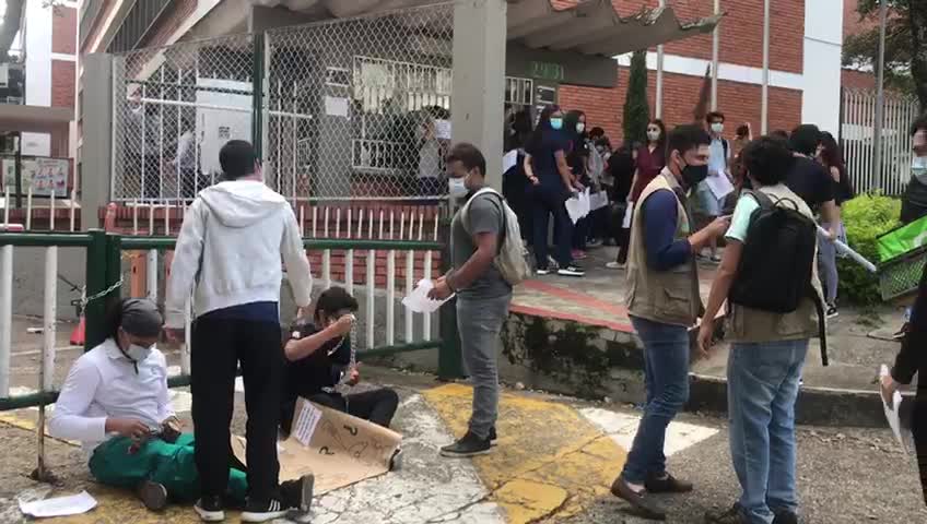 Avanza plantón de estudiantes de microbiología de la UIS