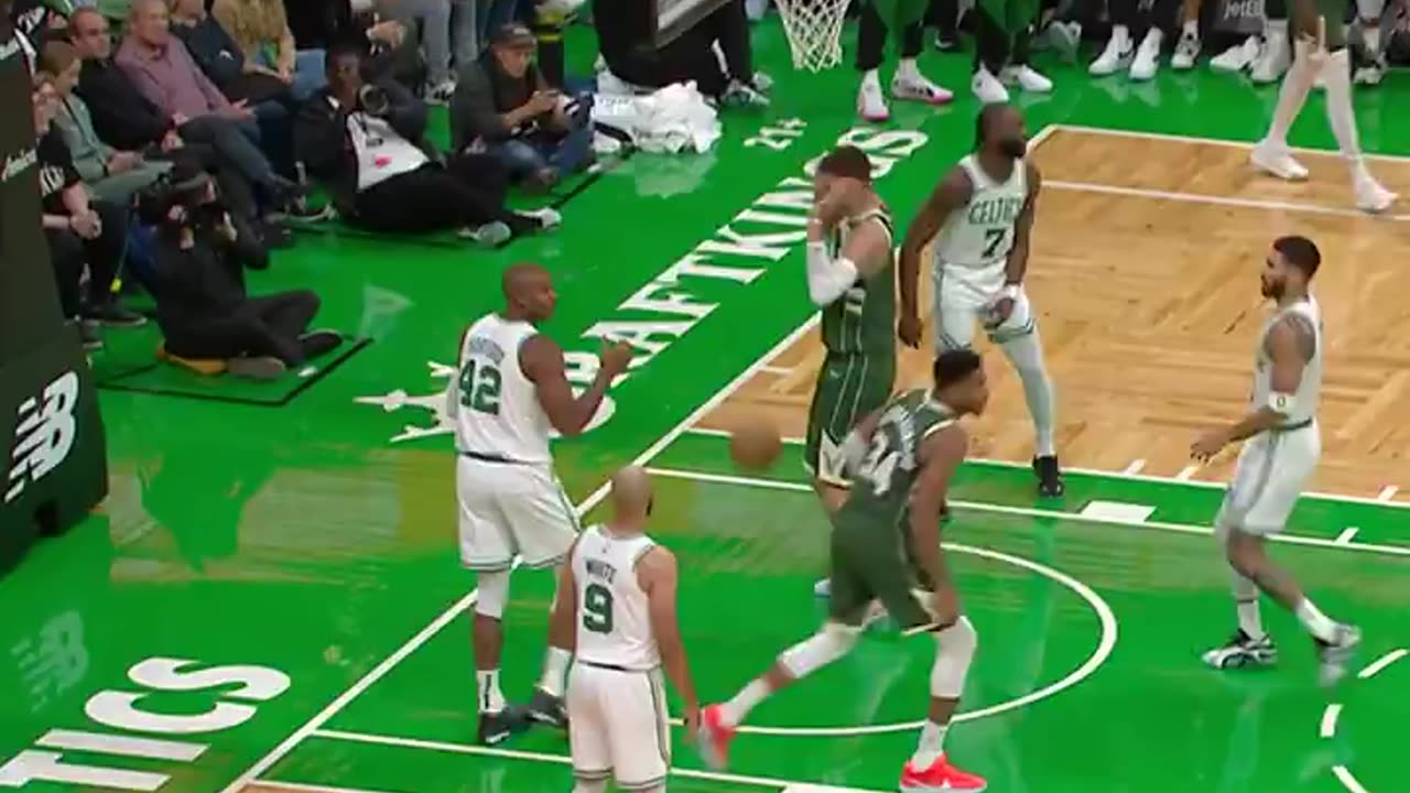 NBA - Giannis SLASH. Giannis FINGER ROLL. Giannis AND-1.