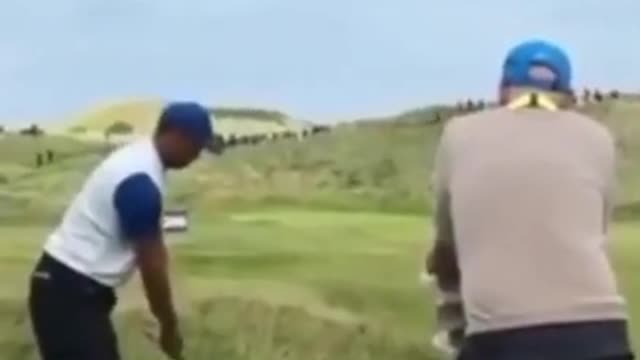 Rare Footage of Tiger Woods.. Mishitting #TIGER #TIGERWOODS #PGA