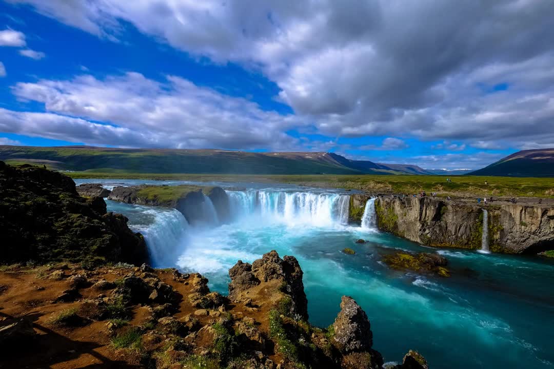 Relax Library Video 77. Watching The Big Waterfalls.
