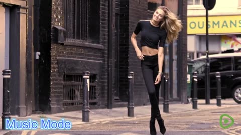 Blonde, Bad And Beautiful