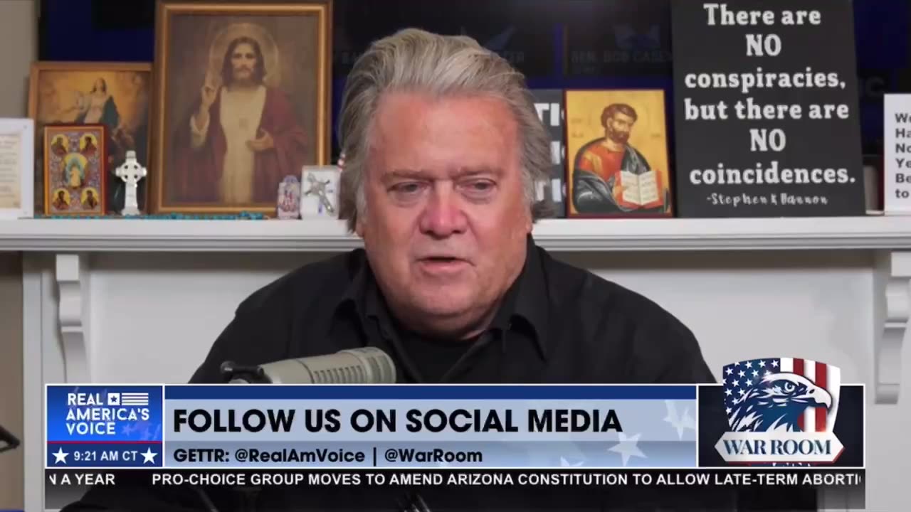 Steve Bannon reacts to Cassidy Hutchinson's snub of Matt Gaetz