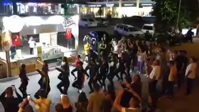This Turkish ice cream group dance getting viral and the music is awesome I love it