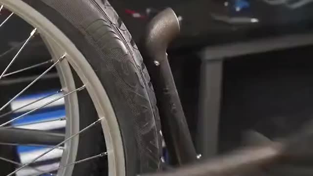 Repair people refit electric car design