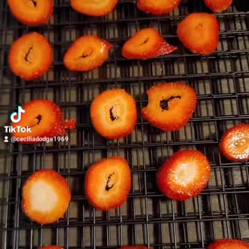 Dehydrated strawberries 🍓