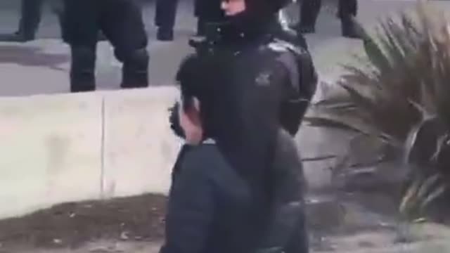 Melbourne police madness - this has to be a side show and distraction for some thing else
