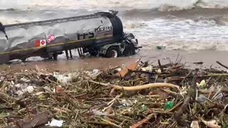 KZN FLOODS_TANKER WASH UP_14022022_2