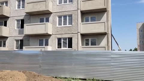 Russia builds new houses in Mariupol for those who lost their homes- it will be free