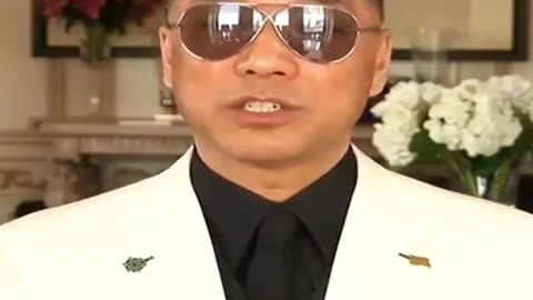 20200229文贵先生直播：国际最伟大力量、国内战友支持，就是 #爆料革命。灭共需要足够的钱，必须有足够的力量，现在万事俱备。当战友明白两个 #胸章（钱、枪）时，就是没有共产党的时候